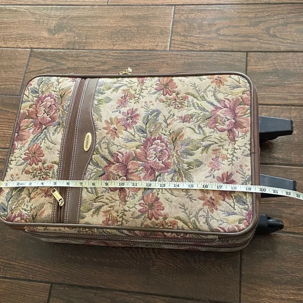 VTG,Jaguar Tapestry Elegant Brown Patterned Unisex Travel Suitcase Size Medium